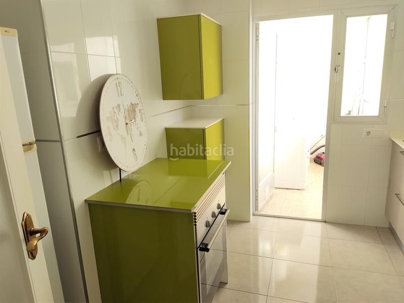 Foto 9a0363a7-0685-47d9-ac51-3e078535d701. Alquiler apartamento piso de lujo con ascensor de 3 habitaciones y dos baños y terraza en Gandia