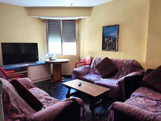 Appartement à Plaza Elíptica - República Argentina. Piso segundo sin ascensor exterior, 3 habitaciones centro y de l