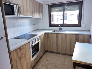 Miete Etagenwohnung in Oliva Pueblo. Piso reformado amueblado muy céntrico en oliva, 2 balcones, todo