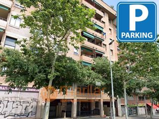 Car parking in De bac de roda 198