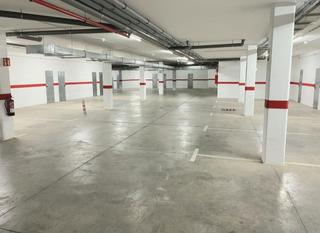 Aparcament cotxe a Urbanizacion bristol lago pgw 3