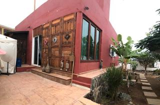Xalet a Calle claudio de la torre 127. Casa terrera rodeada por parcela de 524 metros