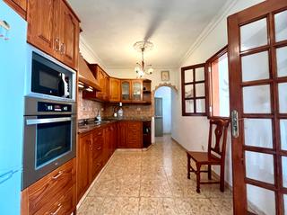 Casa a Ingenio pueblo. Casa en ingenio , hace  esquina