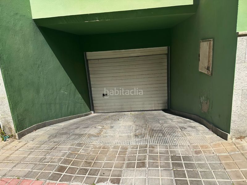 Foto bf5cb9b7-ef8b-45a1-a117-80ee55dd1f25. Aparcament cotxe a Ingenio pueblo Ingenio