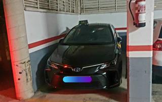 Parking voiture  Carrer joan n. garcía-nieto. Plaza coche mediano