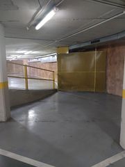 Car parking  Carrer de les carreretes. Plaça cotxe