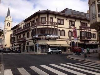 Rent Office space in Calle pablo vallescá 17
