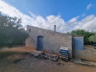Finca rústica a Ampolla (L´). Finca rústica con caseta y cisterna de agua