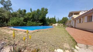Casa a Sant Jordi D´Alfama. Amplia propiedad con 4 apartamentos y piscina en la zona de alto