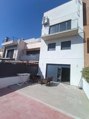 Semi detached house in L´Ametlla de Mar. Casa de obra nueva a 400 m de la playa en el centro de lametlla