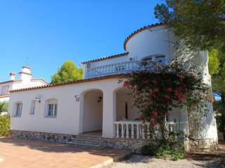 House in Les Tres Cales. Preciosa casa con piscina a un paso de la playa en las tres cala