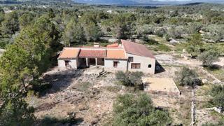 Masia a Roques Daurades-L´Estany. Finca rústica con masía y vistas al mar en pleno corazón natural