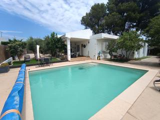 Xalet a Calafat. Chalet precioso reformado con piscina a 5 minutos de la playa en