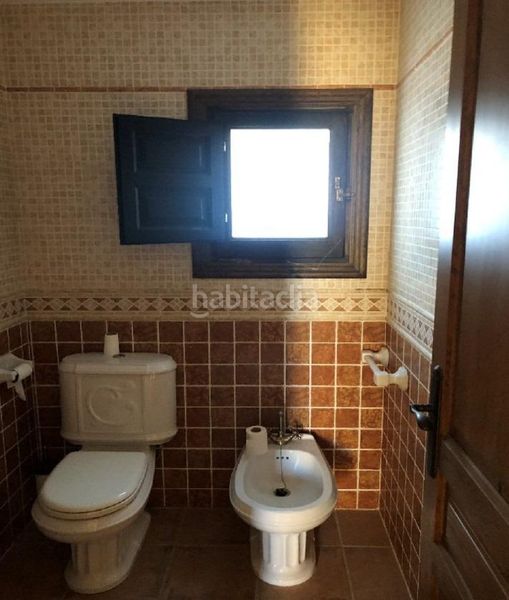 Foto a98c2bc2-b1bb-4dc9-8b0d-a3aeda29e5c5. Masia amb aparcament a Camarles