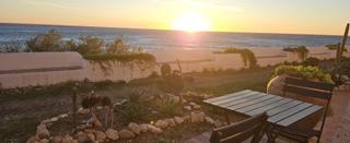 Casa a Vandellòs i l´Hospitalet de l´Infant. Casa ibicenca en 1 línea de mar a un paso de la playa en lalmadr