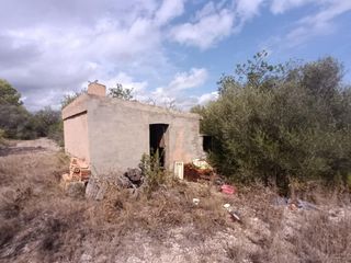 Country house  Polígono camí del lligallo de manra. Finca rústica en lametlla de mar a pocos minutos del mar