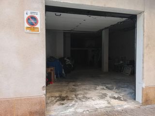 Aparcament cotxe  Carrer de jacint verdaguer. Amplio garaje en el centro de lametlla de mar por solo 96,000