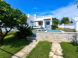 Casa in El Casalot. Preciosa casa con caractér con jardín y piscina en venta en miam