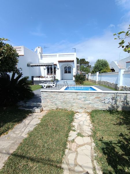 Foto dd4c5411-3274-4ae4-9697-74815ee21527. Casa amb calefacció aparcament piscina a El Casalot Mont-roig del Camp