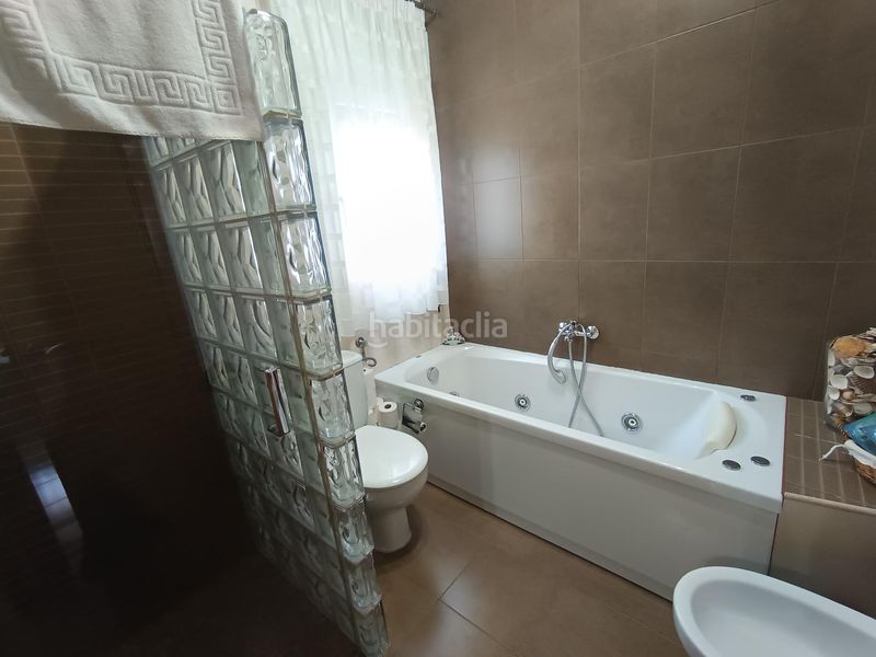 Foto d19aa33b-2826-4d93-a580-1ae924139c29. Casa amb calefacció aparcament piscina a Ampolla (L´)