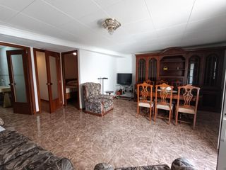 Piccolo appartamento in L´Ametlla de Mar. Apartamento para entrar a vivir con amplio almacén en una casa d