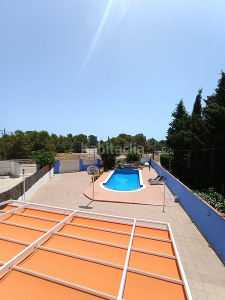 Foto 01c571a9-9fef-4ded-b6f0-866f0334d7b6. Casa  con piscina y jardín cerca de las playas, ideal para inversión con licencia turística en Ametlla de Mar (L´)