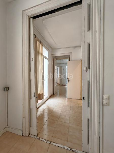 Foto 1568f4e5-71e9-4e0d-8a05-4e3ecf578392. Piso exterior, amplio, en buen estado en Raval Barcelona