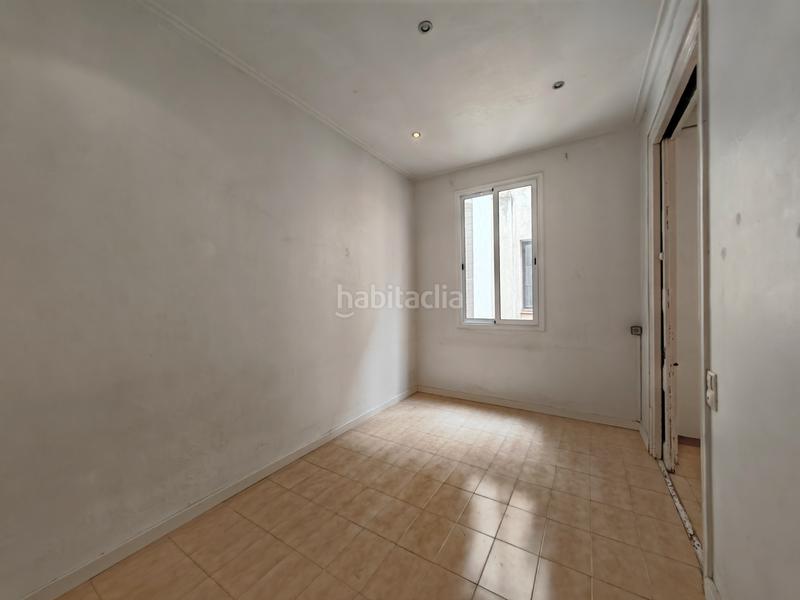 Foto 7df10568-697c-4308-a69f-691a0bafbe7d. Piso exterior, amplio, en buen estado en Raval Barcelona