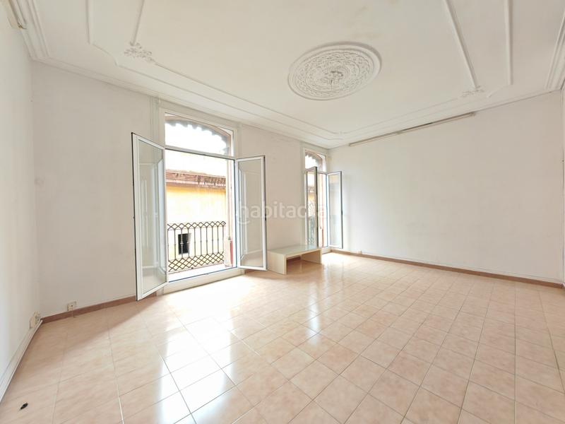 Foto 8ff95ff1-3587-4973-83cc-50f71017d496. Piso exterior, amplio, en buen estado en Raval Barcelona
