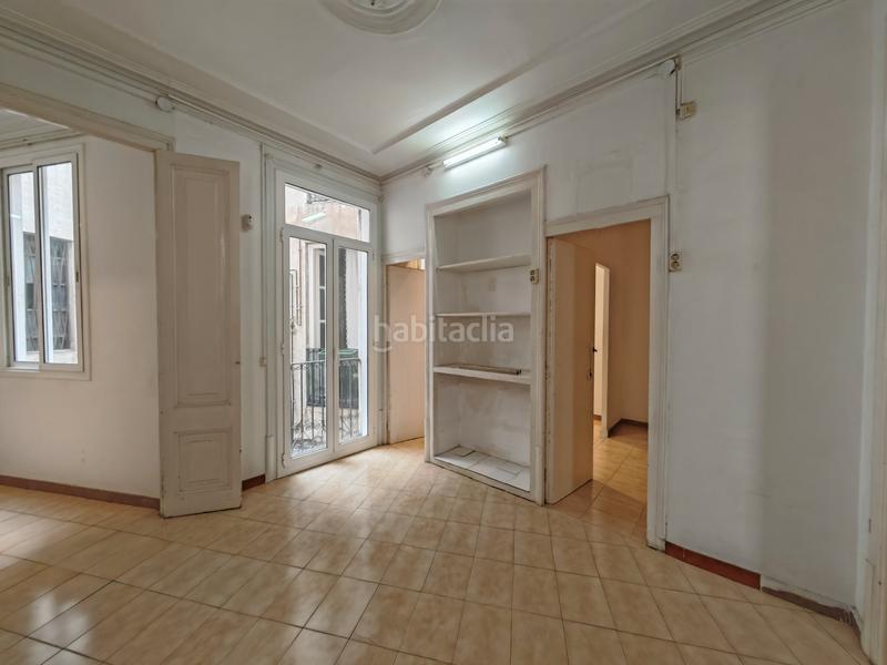 Foto 92cdbda3-f341-4621-8631-58a121749009. Piso exterior, amplio, en buen estado en Raval Barcelona