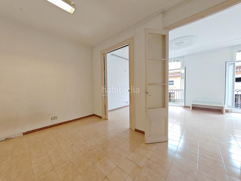 Foto 98398af3-6f66-421a-b1ff-35799f0a4220. Piso exterior, amplio, en buen estado en Raval Barcelona