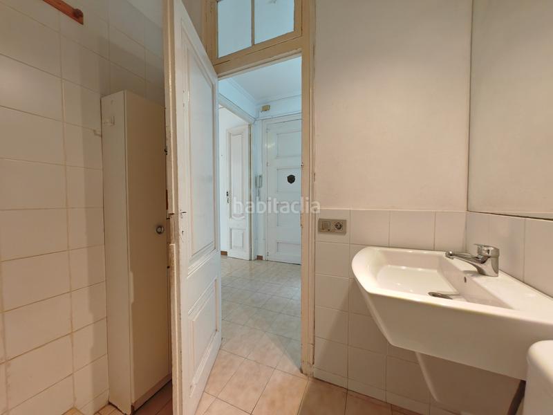 Foto 9dbe5ddb-553c-4865-9336-49144f23cfea. Piso exterior, amplio, en buen estado en Raval Barcelona