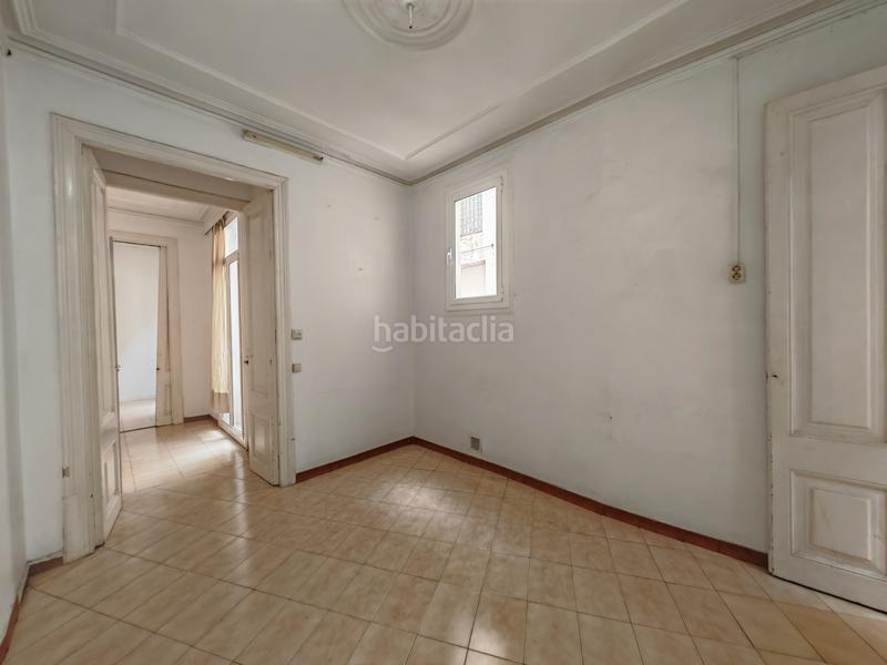 Foto cf3efab0-7e90-400c-973c-530b694b3bb8. Piso exterior, amplio, en buen estado en Raval Barcelona