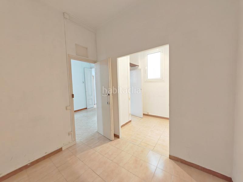Foto d4c75900-4fce-490f-b1b6-ff982f068881. Piso exterior, amplio, en buen estado en Raval Barcelona