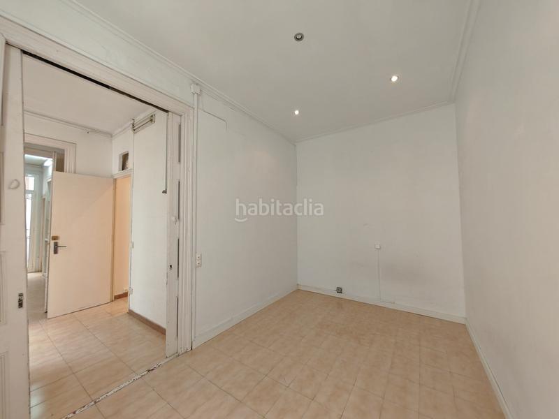 Foto dd766268-041c-4e8f-a459-c0ac90d33ed8. Piso exterior, amplio, en buen estado en Raval Barcelona