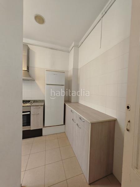 Foto fbc44a2d-4876-4360-894c-cc73199d219c. Piso exterior, amplio, en buen estado en Raval Barcelona
