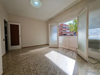 Pis  Carrer d'arcadi balaguer. Luminoso piso a dos vientos en pleno centro de castelldefels, ju