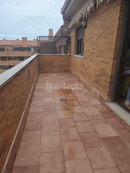 Foto f5ab76d1-8a26-40f0-b584-d1aae15cfc63. Àtic amb calefacció aparcament piscina a La Dehesa - El Pinar Navalcarnero