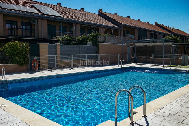 Foto b71b9b8c-e048-4138-95db-2519ae9c9612. Maison jumelée avec chauffage parking piscine dans La Dehesa - El Pinar Navalcarnero
