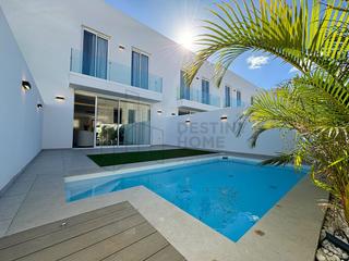 Casa adossada en Calle perdiz 2. Casa adosada de lujo en corralejo