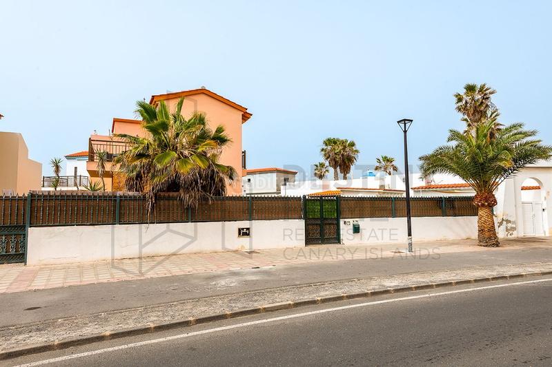Foto 1425a111-73f0-4f54-9591-2309b491e59e. Dúplex espectacular vivienda en ubicacion privilegiada a pocos metros del mar en Oliva (La)