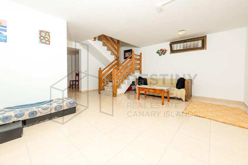 Foto 612238f4-c999-42a9-928c-fb551e3b7891. Dúplex espectacular vivienda en ubicacion privilegiada a pocos metros del mar en Oliva (La)