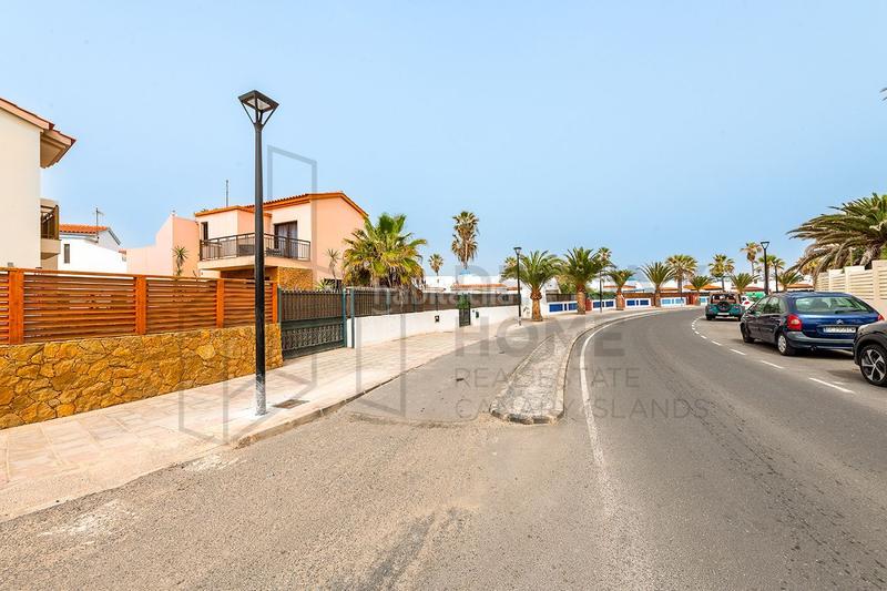 Foto 778be5c2-7916-4358-9c73-77720e06b278. Dúplex espectacular vivienda en ubicacion privilegiada a pocos metros del mar en Oliva (La)