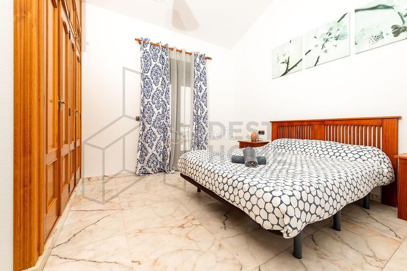 Foto a202c3fb-d5d6-4fd6-984a-28c912fd2b06. Dúplex espectacular vivienda en ubicacion privilegiada a pocos metros del mar en Oliva (La)
