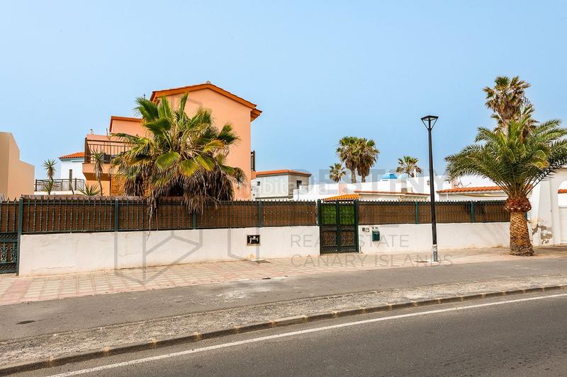 Foto a284de6d-c01f-445d-b571-1ef805dcbda6. Dúplex espectacular vivienda en ubicacion privilegiada a pocos metros del mar en Oliva (La)