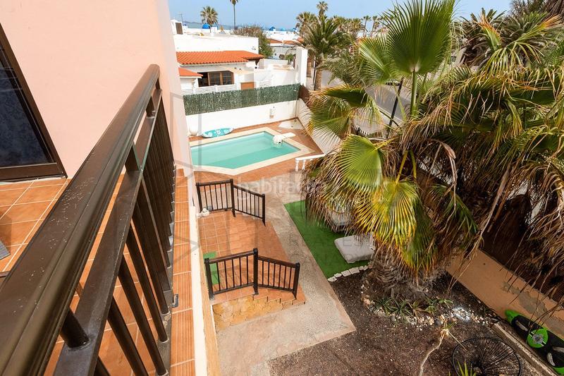 Foto af8cf668-a202-4c5b-a82e-659613e00766. Dúplex espectacular vivienda en ubicacion privilegiada a pocos metros del mar en Oliva (La)
