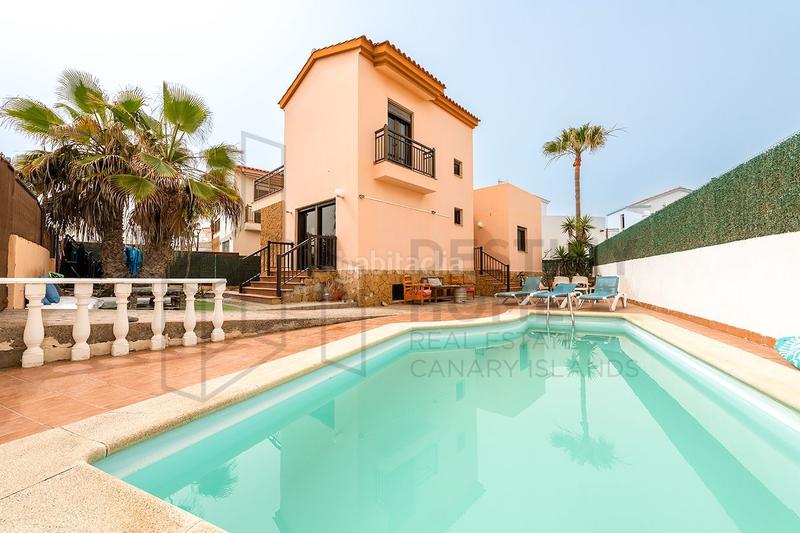 Foto b25837fd-6657-469d-a2d5-37f70d91fcf2. Dúplex espectacular vivienda en ubicacion privilegiada a pocos metros del mar en Oliva (La)