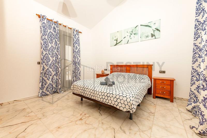 Foto b638ce5f-c163-4db8-8d02-36661f974860. Dúplex espectacular vivienda en ubicacion privilegiada a pocos metros del mar en Oliva (La)
