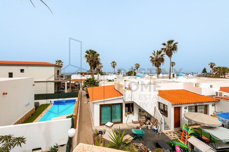 Foto c06bd17a-8838-4c1c-a5a0-f3f34967b813. Dúplex espectacular vivienda en ubicacion privilegiada a pocos metros del mar en Oliva (La)