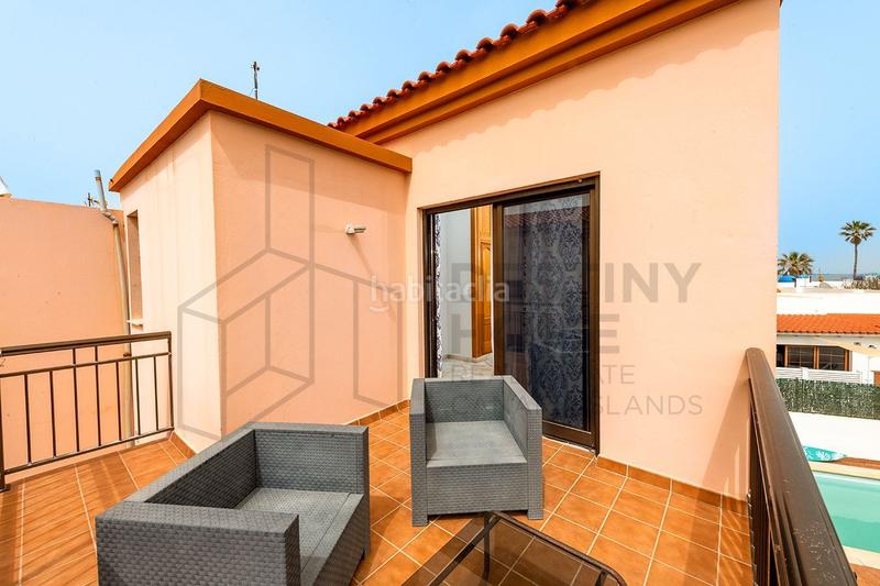 Foto e019d92b-9cd7-40b5-9506-e13363cee992. Dúplex espectacular vivienda en ubicacion privilegiada a pocos metros del mar en Oliva (La)